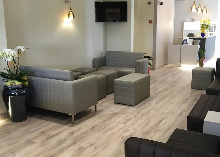 拉毕塔酒店 3* 马里纳-迪-皮特拉桑塔